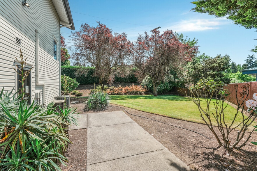 More Photos Of 9407 NE Vancouver Mall Dr, Vancouver Office Residential For Sale