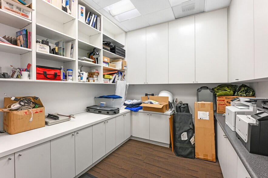 More Photos Of 950 Boardwalk, San Marcos Office For Sale