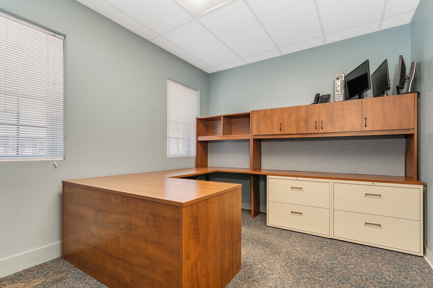More Photos Of 320 S Main St, Phillipsburg Medical For Lease