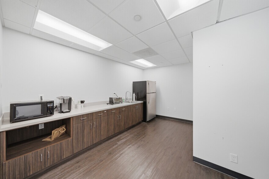 More Photos Of 2301 E Winston Rd, Anaheim Warehouse For Sale