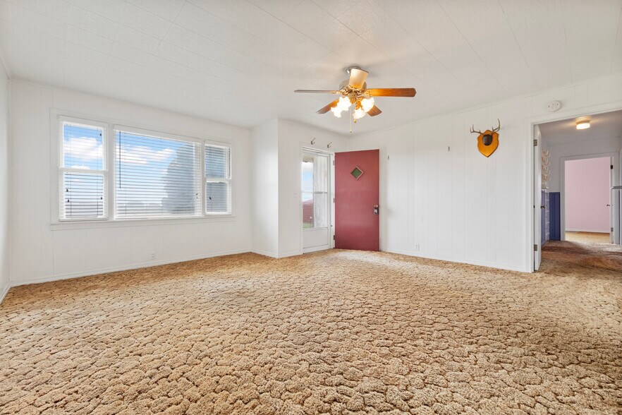 More Photos Of Helton Ranch, Briscoe Land For Sale