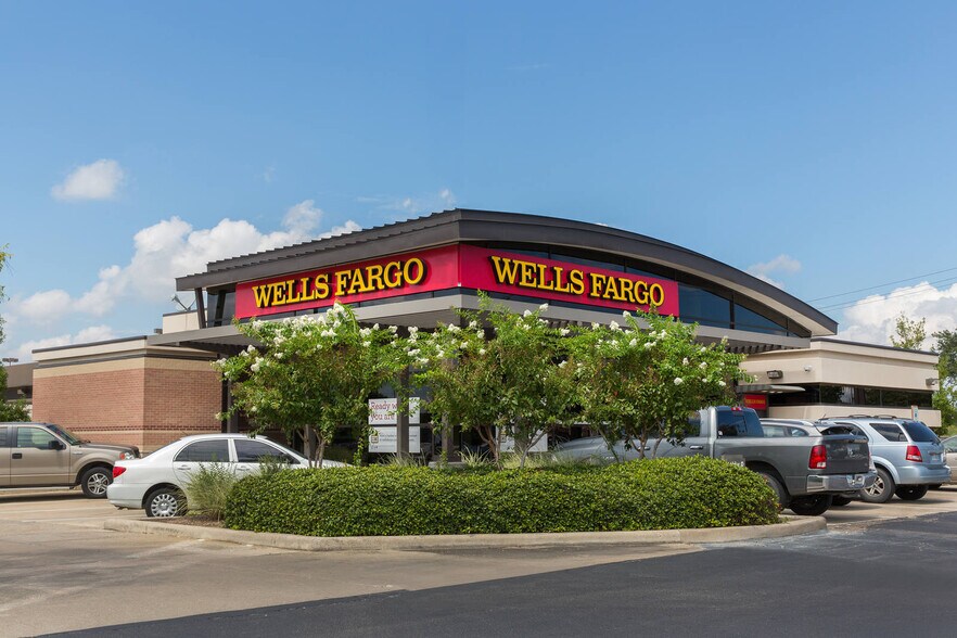 More Photos Of 6701-6831 Spencer Hwy, Pasadena Unknown For Lease