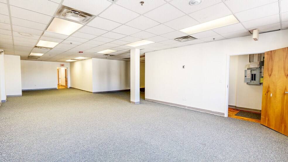 More Photos Of 124 College St, Asheville Office Residential For Lease