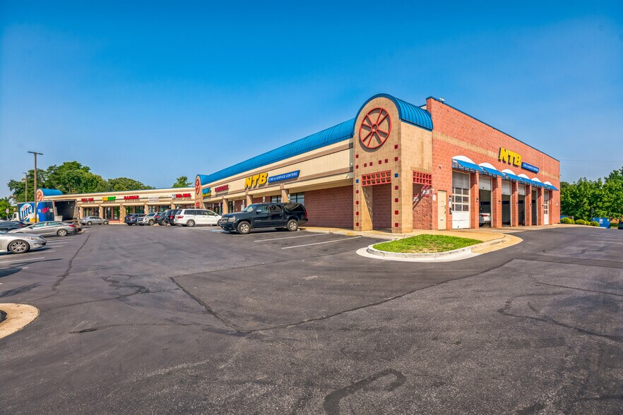 More Photos Of 9900 Greenbelt Rd, Lanham Storefront For Sale