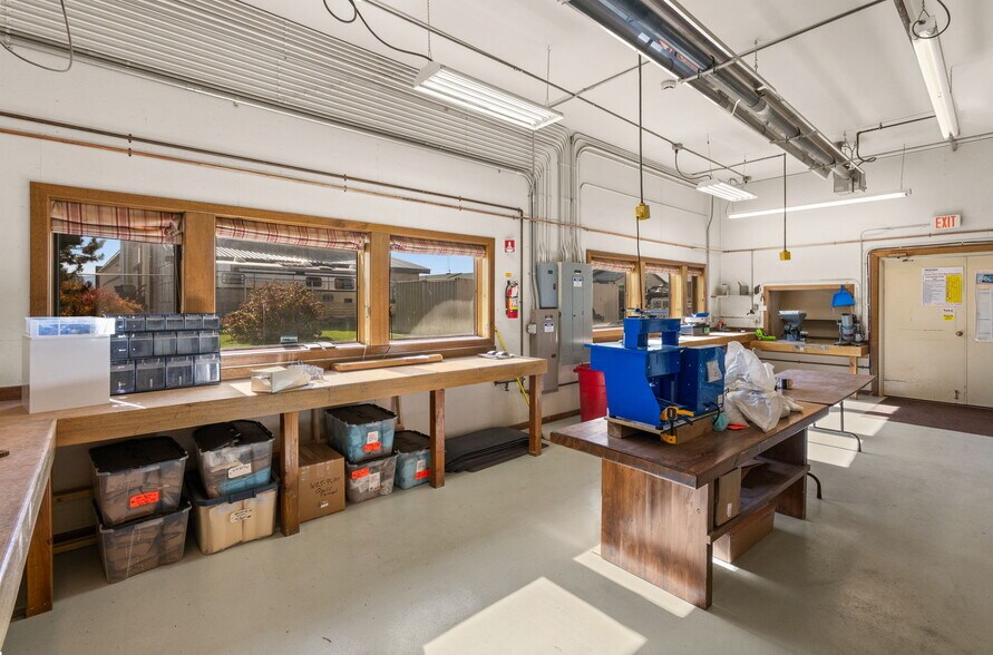 More Photos Of 81 Timberline Dr, Bozeman Freestanding For Lease