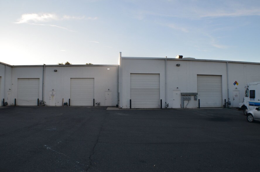 More Photos Of 3120 Latrobe Dr, Charlotte Showroom For Lease