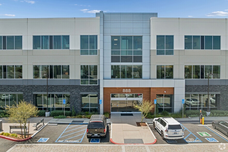 More Photos Of 888 S Brea Canyon Rd, Diamond Bar Medical For Lease