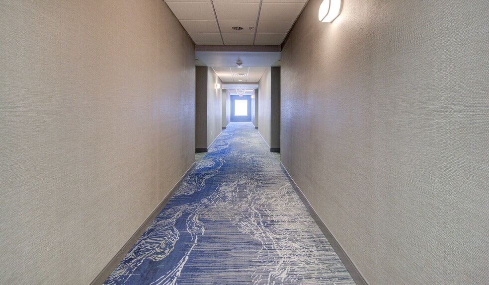 More Photos Of 4617 7th St, Bay City Hotel For Sale
