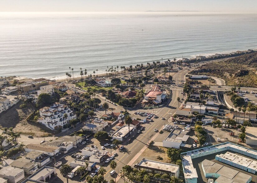 More Photos Of 1814 N El Camino Real, San Clemente Restaurant For Sale