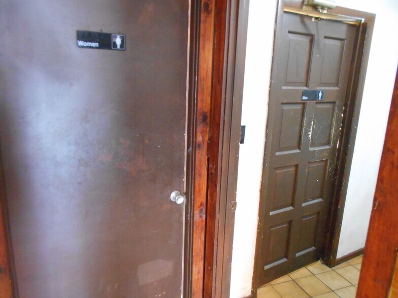 More Photos Of 530 Athens St, Tarpon Springs General Retail For Sale