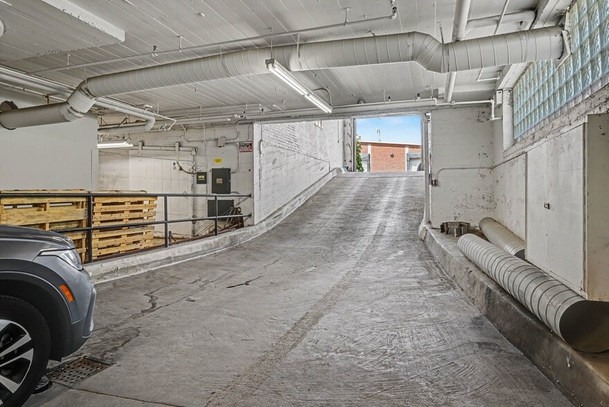 More Photos Of 451 Taft St NE, Minneapolis Light Manufacturing For Lease