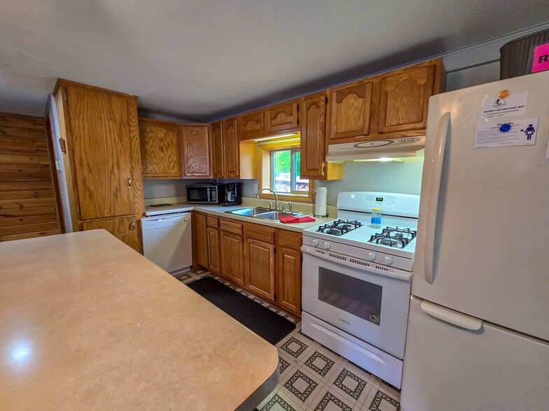 More Photos Of 16878 County Road 505, Newberry Hotel For Sale