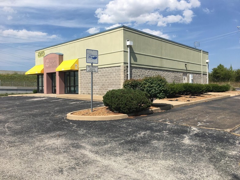Primary Photo Of 1615 Jungermann Rd, Saint Peters Storefront Retail Office For Lease