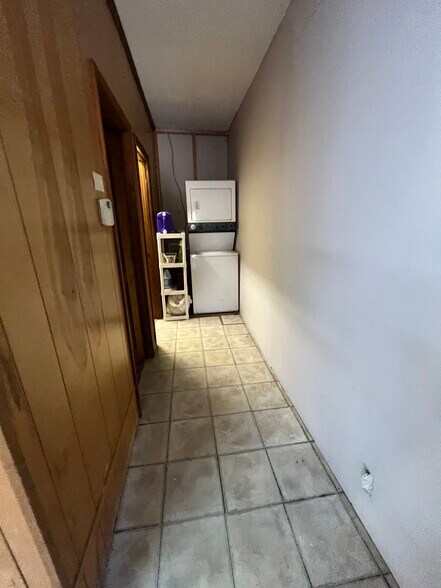 More Photos Of 28 Mullin Hill Rd, Spruce Pine Flex For Sale