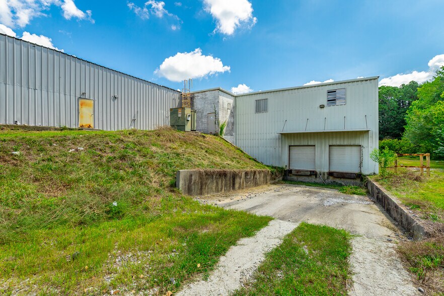 More Photos Of 1318 Underwood St, Dalton Warehouse For Sale