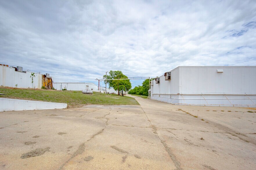 More Photos Of 1820 N Council Rd, Blanchard Food Processing For Sale