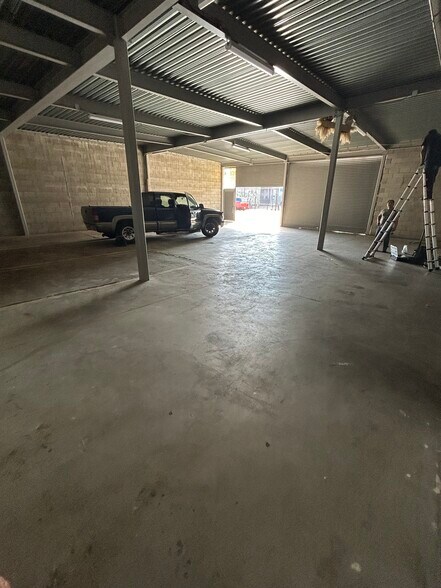 More Photos Of 722-748 1/2 San Pedro St, Los Angeles Apartments For Lease