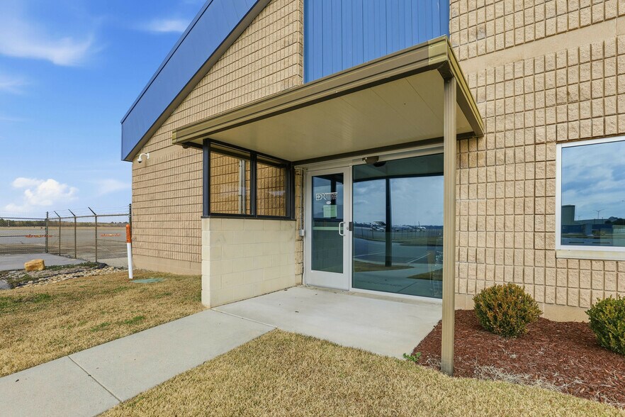 More Photos Of 2780 Jetport Rd, Kinston Office For Lease
