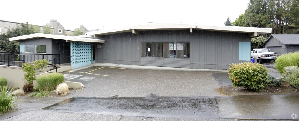 More Photos Of 0110 SW Bancroft St, Portland Office For Lease