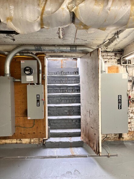 More Photos Of 6116 Bergenline Ave, West New York Storefront Retail Office For Lease