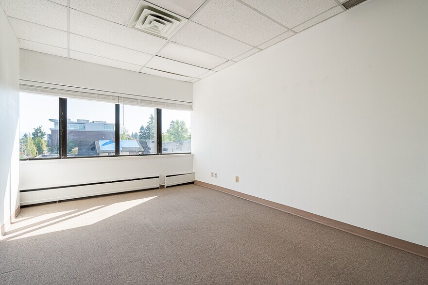 More Photos Of 550 Sixth St, New Westminster Office For Lease