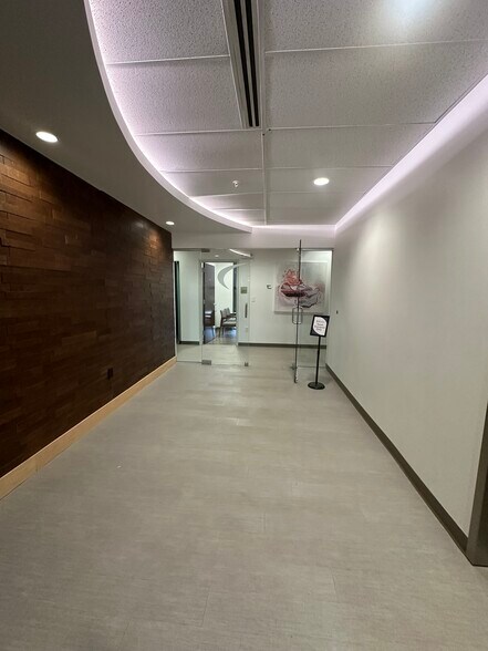 More Photos Of 1080 Polaris Pky, Westerville Medical For Sale