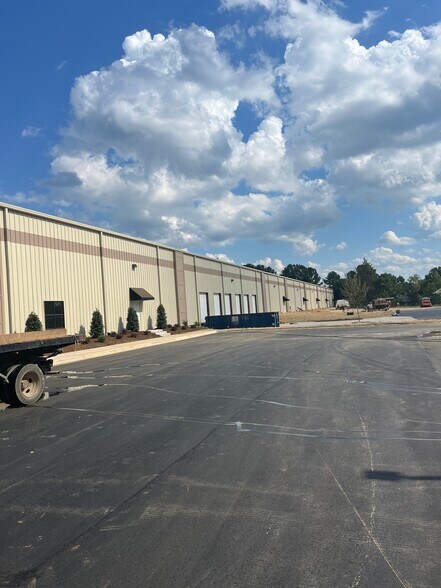 More Photos Of 2900 Stitt St, Monroe Manufacturing For Sale