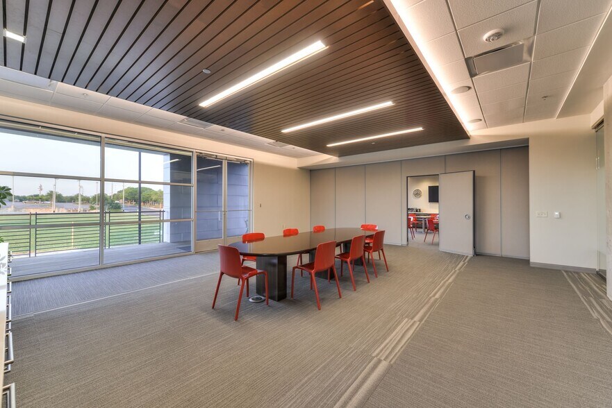 More Photos Of 4611 Centerview, San Antonio Medical For Sale