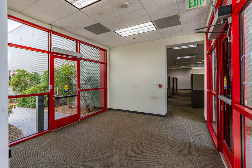 More Photos Of 300-304 E Avenue K6, Lancaster Office For Lease