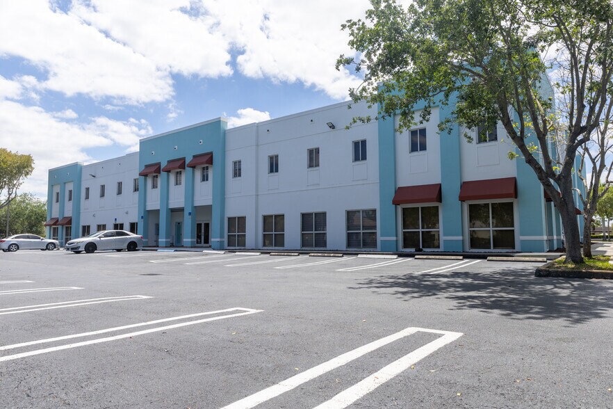 More Photos Of 12905 SW 42nd St, Miami Office For Lease