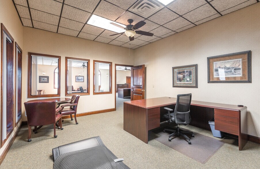 More Photos Of 216 W 2nd St, Dixon Bank For Sale