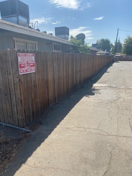 More Photos Of 123 W McCord Ave, Bakersfield Manufactured Housing Mobile Home Park For Sale
