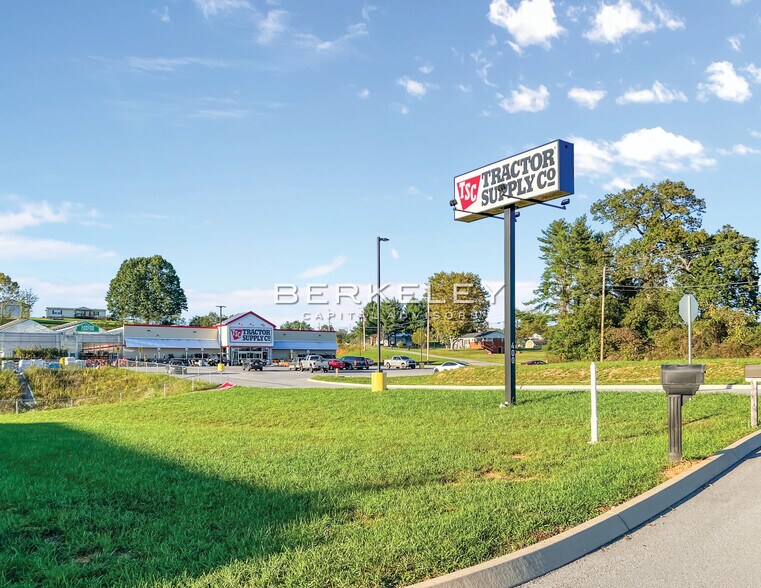 More Photos Of 400 S Broad St, New Tazewell Freestanding For Sale