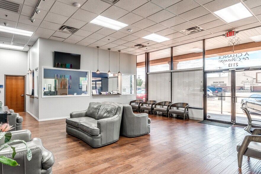 More Photos Of 2103 W Britton Rd, Oklahoma City Freestanding For Lease