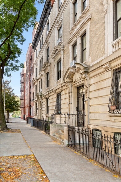 More Photos Of 243 New York Ave, Brooklyn Apartments For Sale