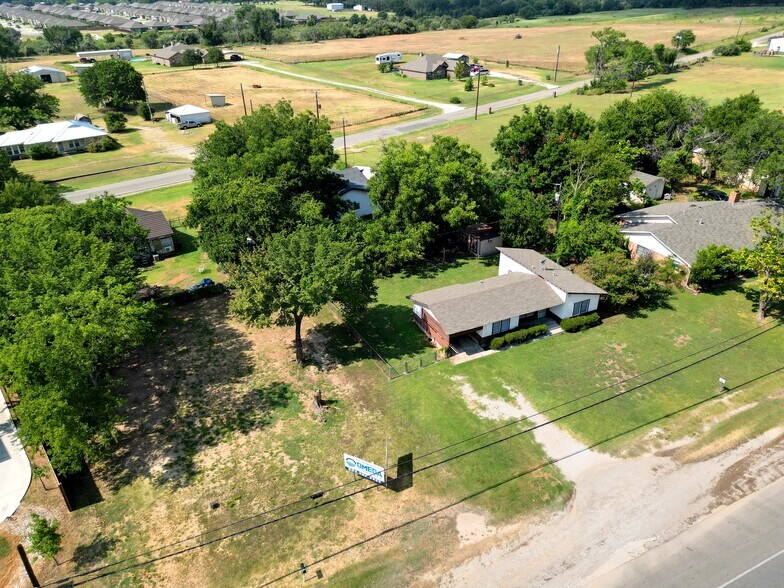 More Photos Of 321 W Highway 199, Springtown Office For Sale