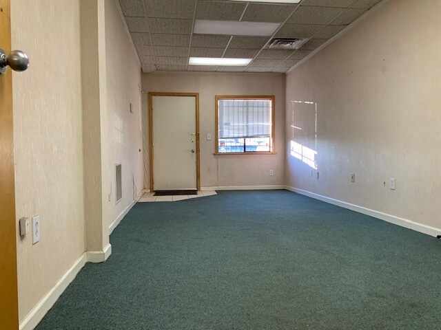 More Photos Of 325 Robinson Ln, Wilmington Manufacturing For Lease