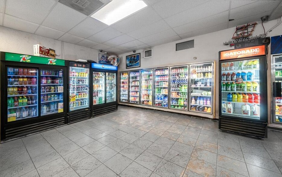 More Photos Of 2301 E Lewis Ave, Fresno Convenience Store For Sale