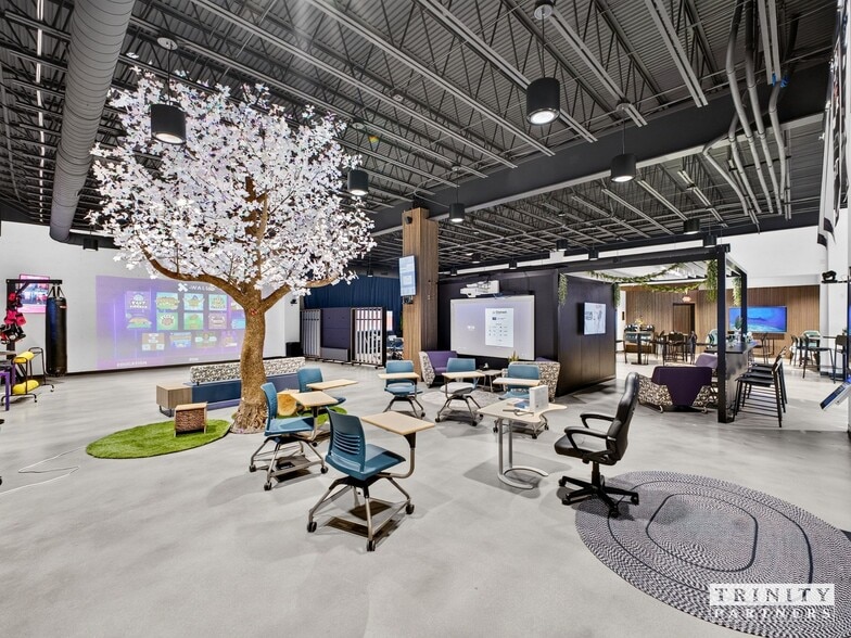 More Photos Of 1095 Thousand Oaks Blvd, Greenville Office For Lease