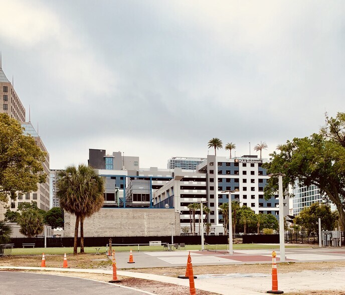 More Photos Of 100 W Livingston St, Orlando Restaurant For Lease