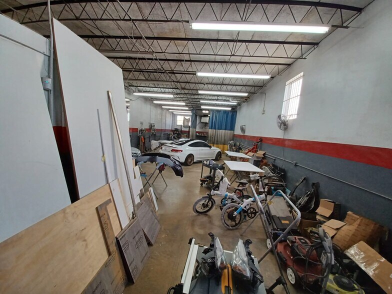 More Photos Of 707-709 N Dixie Hwy, Hallandale Beach Auto Repair For Sale