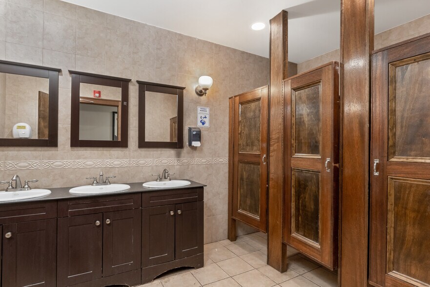 More Photos Of 6254 Main St, Tannersville Restaurant For Sale