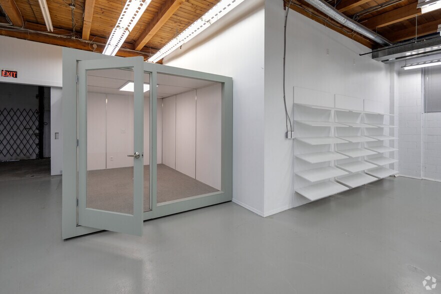 More Photos Of 196 W 6th Av, Vancouver Flex For Lease