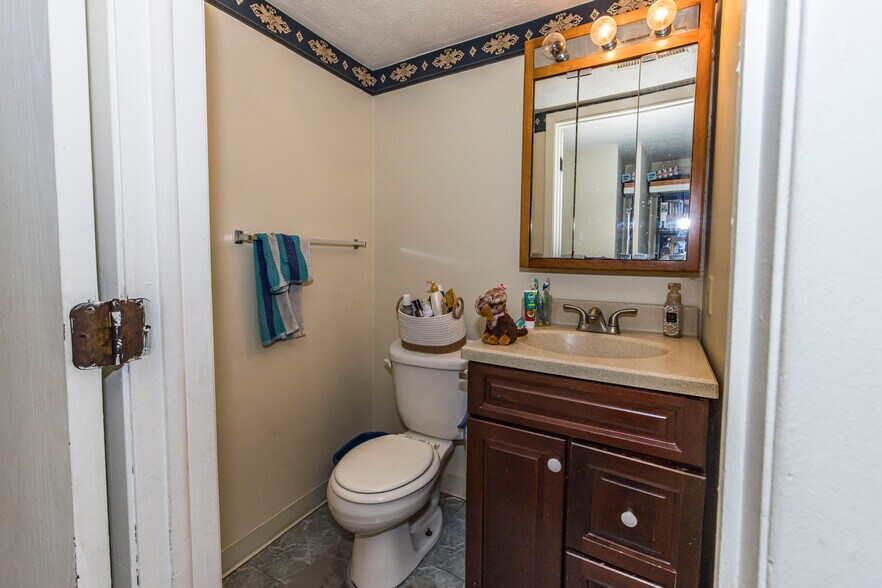 More Photos Of 3800 Grace Dr, Kent Multifamily For Sale