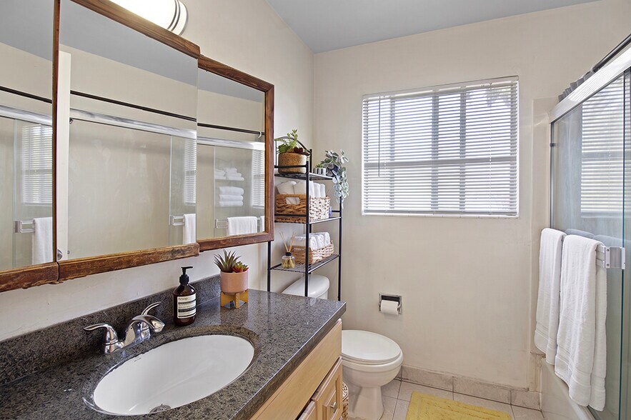 More Photos Of 1920 Latham St, Mountain View Apartments For Sale