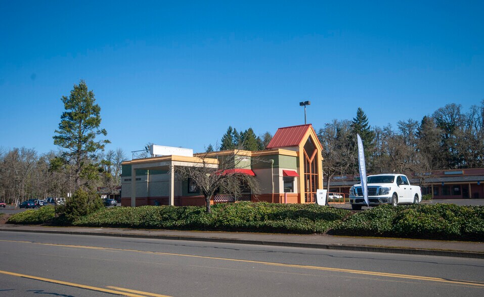 More Photos Of 200 Gateway Blvd, Cottage Grove Unknown For Lease