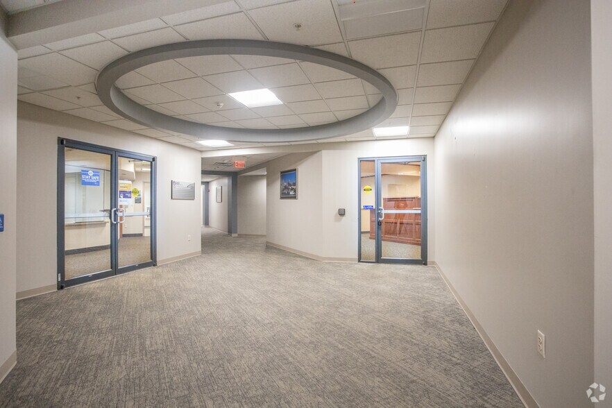 More Photos Of 400 Patroon Creek Blvd, Albany Medical For Lease