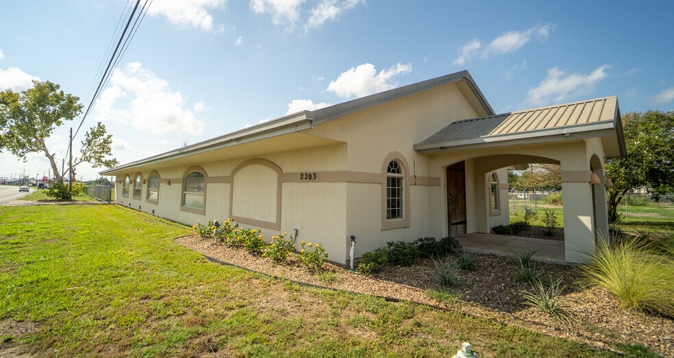 More Photos Of 2203 Port Lavaca Dr, Victoria Industrial For Sale
