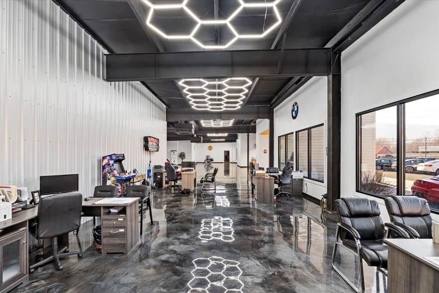 More Photos Of 912 Valley Ridge Rd, Covington General Retail For Sale