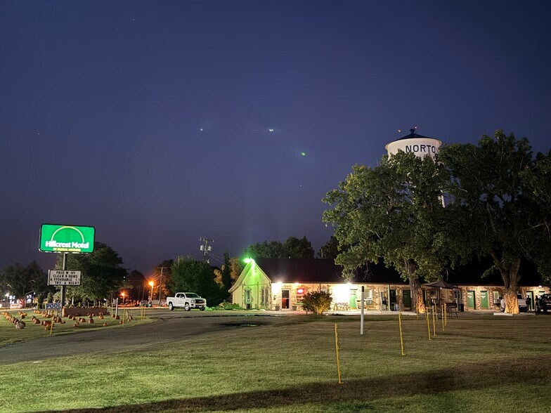 Primary Photo Of 606 W Holme St, Norton Hotel For Sale